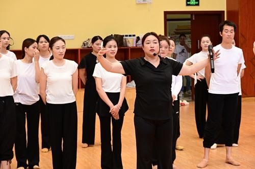 搭建良好美育平台 助力少儿舞蹈教育规范发展(图4) 搭建良好美育平台 助力少儿舞蹈教育规范发展(图4)