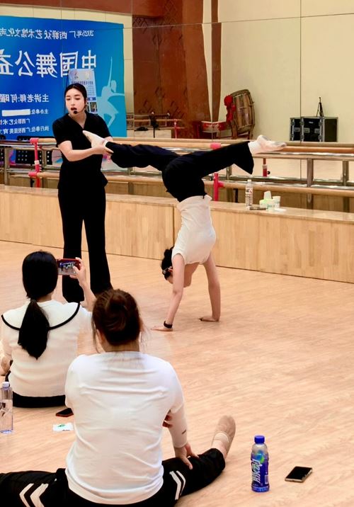 搭建良好美育平台 助力少儿舞蹈教育规范发展(图5) 搭建良好美育平台 助力少儿舞蹈教育规范发展(图5)