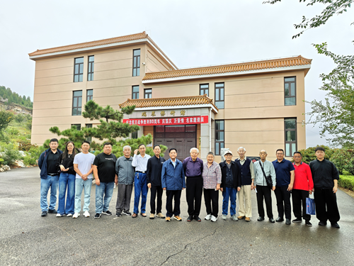 枣庄市人大办公室离退休第一党支部开展“铭记抗战历史、汲取奋进力量”主题党日(图1) 枣庄市人大办公室离退休第一党支部开展“铭记抗战历史、汲取奋进力量”主题党日(图1)