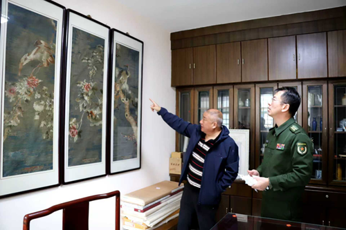 绣线里的红色年轮(图2) 绣线里的红色年轮(图2)