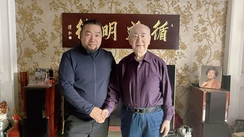 暖叙桑榆情 共话少年志——再访民政部原副部长陈虹侧记(图1) 暖叙桑榆情 共话少年志——再访民政部原副部长陈虹侧记(图1)